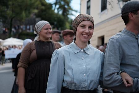 Izjemen obisk zaznamoval 50. Dneve narodnih noš in oblačilne dediščine v Kamniku (Blaž T. Muc)  (8)